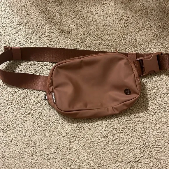 Lululemon OG everywhere belt bag 1L ANCIENT COPPER
